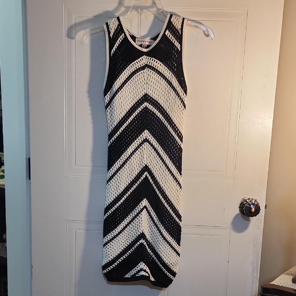 Black and White Chevron Knit Midi Dress